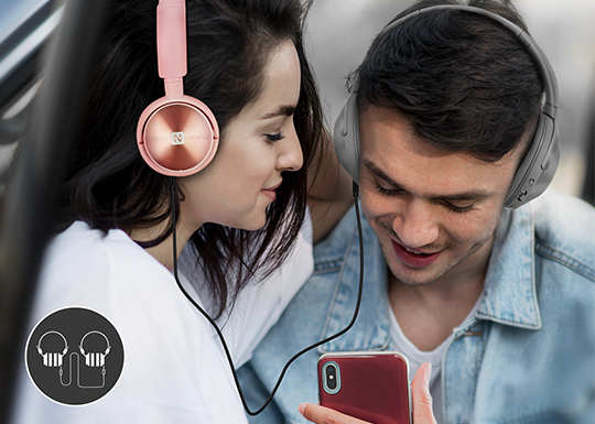 Casque Audio Bluetooth Appels & Musique, Tuner FM Intégré / Port MicroSD , Swissten Trix - Noir 26 Partagez votre musique avec vos proches